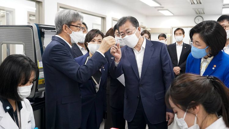 South Korea has no plans yet to purchase foreign COVID-19 vaccines