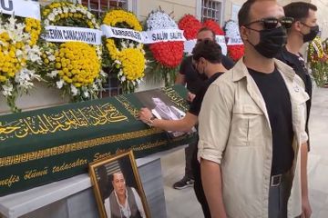  Lotu Guli buried in Istanbul
