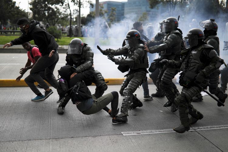 Violence across Colombia leaves 17 dead
