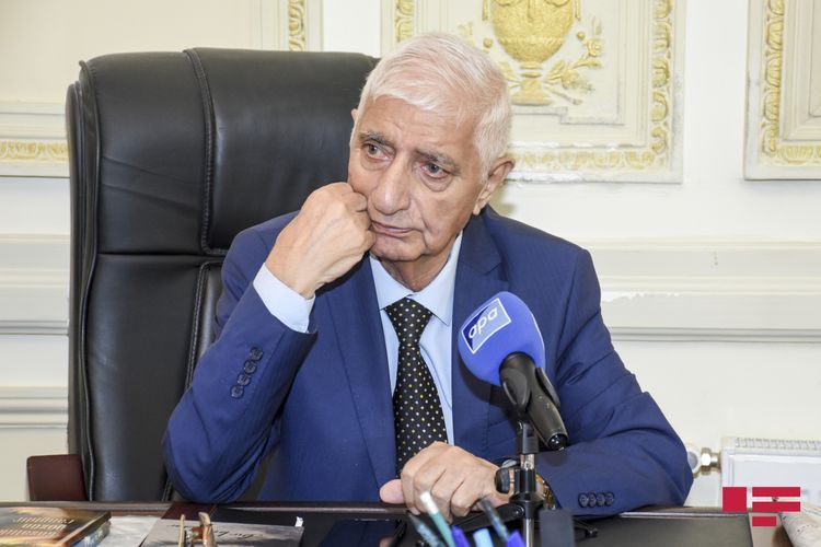  President Ilham Aliyev makes a phone call to  People’s Poet Fikrat Goja