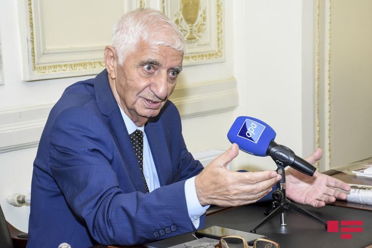 President Ilham Aliyev congratulates People's Poet Fikrat Goja on the occasion of his 85th anniversary