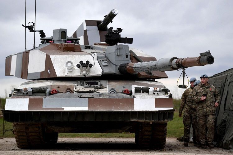 Military chiefs draw up plans to scrap all Britain's tanks 
