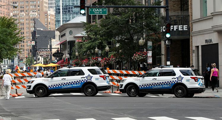 At least five injured, one killed in shooting at Chicago restaurant