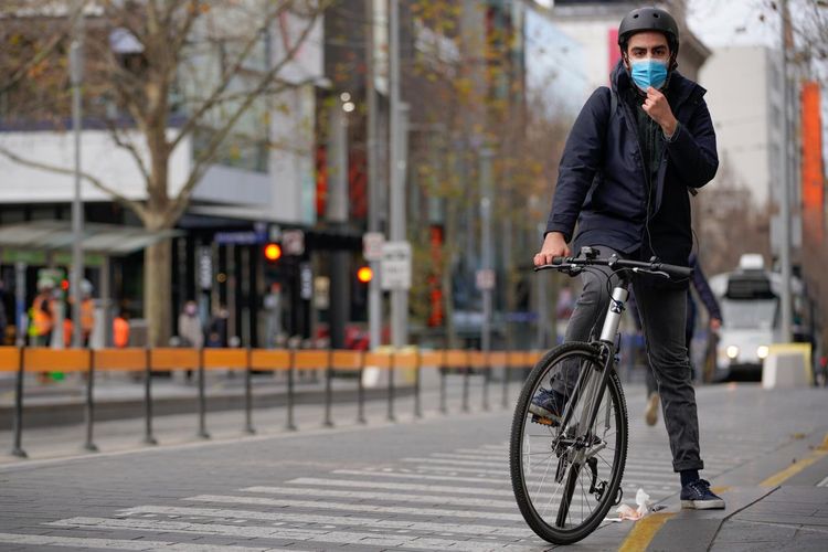 COVID-19 cases in Australia's hotspot fall to seven-week low