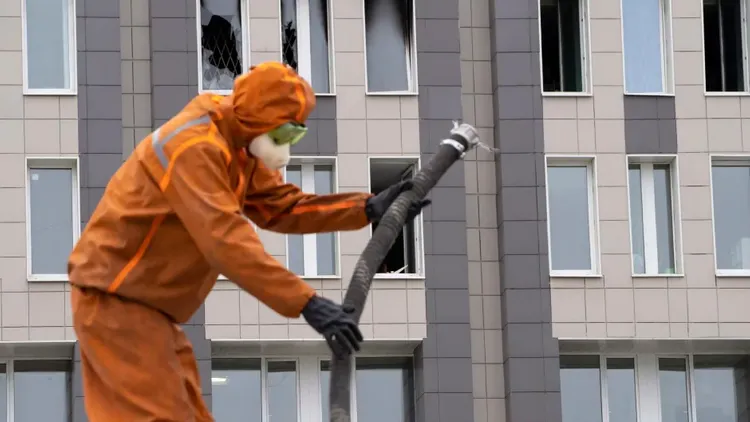 Two people died in central Moscow hospital fire