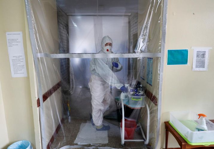 Ukraine reports over 13,800 new active cases 
