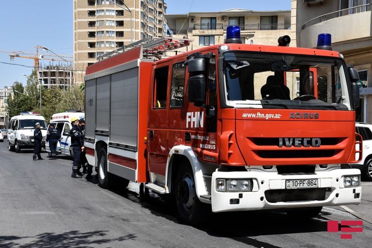 Fire broke out in high-rise building in Baku, 12 people evacuated