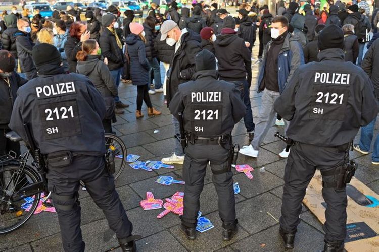 German police break up banned coronavirus demonstration
