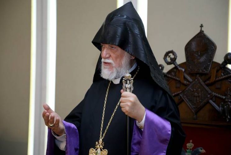 Catholicos Aram I calls on PM Pashinyan to step down