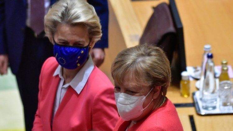 EU leaders close ranks as no-deal talk mounts