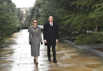 President Ilham Aliyev and first lady Mehriban Aliyeva visited grave of national leader Heydar Aliyev - UPDATED