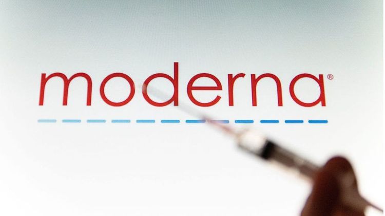 FDA finds Moderna vaccine safe and effective