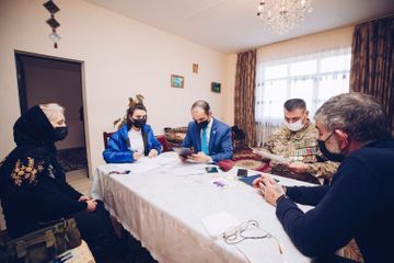 YASHAT Fund representatives meet with wounded servicemen and families of martyrs