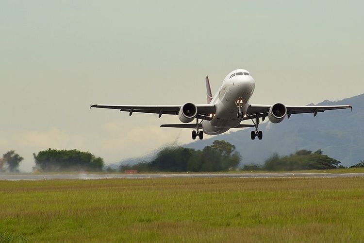 Spain, Portugal to ban UK flights as new COVID-19 strain spreads