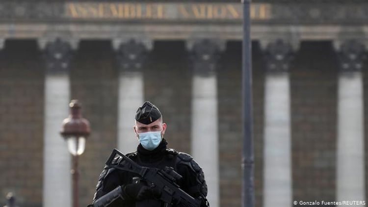 3 police officers shot dead in France