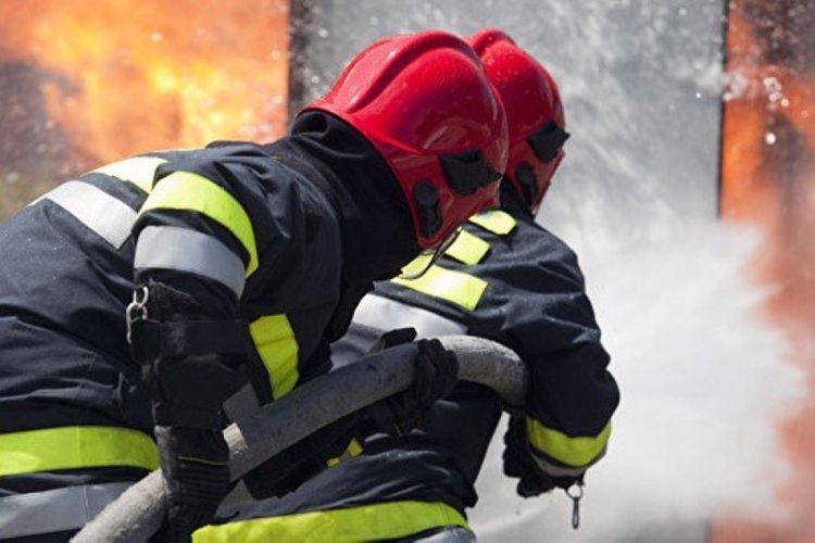 Fire in kiosk in Baku kills one