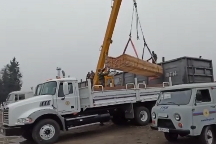 Azerbaijani MES receives humanitarian aid sent by Russian MES - VIDEO