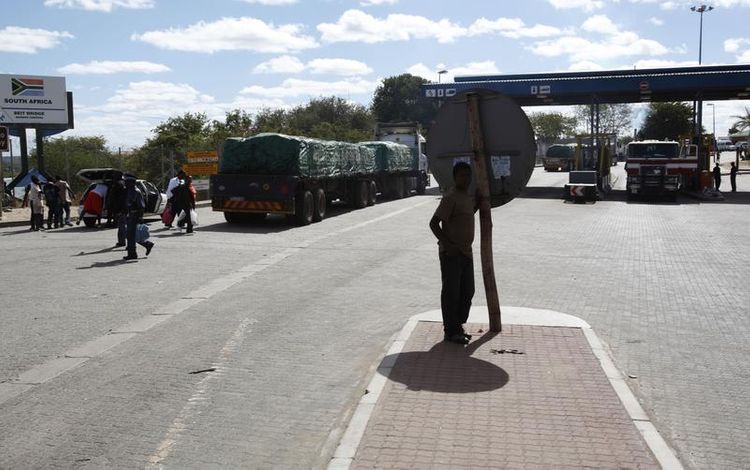 At least 15 dead in delays at South Africa-Zimbabwe border