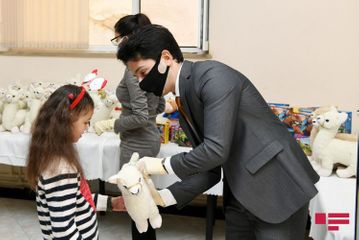 Heydar Aliyev Foundation sends New Year gifts to orphanages and boarding schools
