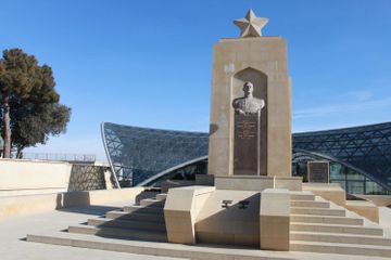 Belarusian ambassador  visited the monument Hazi Aslanov