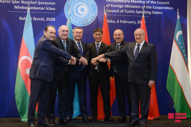 Meeting of FMs of Turkic Council member-states kicks off in Baku
