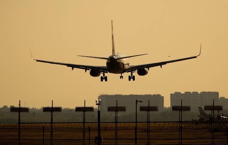 Passenger plane makes emergency landing in northwestern Russia 