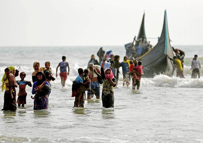 At least 15 Rohingya refugees die in boat capsize