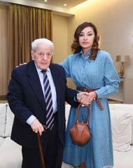President Ilham Aliyev presents "Sharaf" Order to People’s Artist Alibaba Mammadov