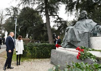 President Ilham Aliyev visited monument to great Azerbaijani poet and thinker Nizami Ganjavi in Rome