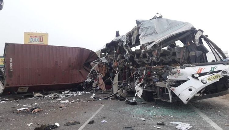 20 people dead in horrific collision between bus, truck in Southern India