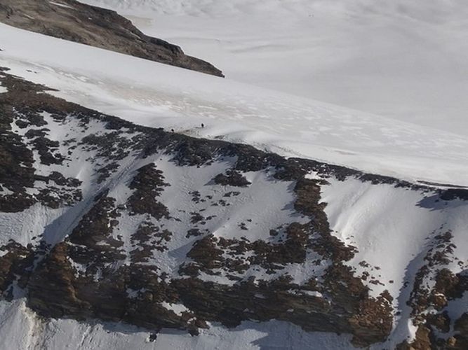 Avalanche on Svalbard Arctic archipelago kills two Germans