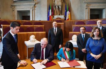 Azerbaijani President meets with Mayor of Rome  - PHOTO