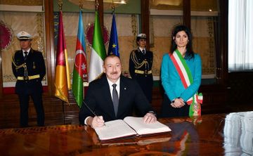 Azerbaijani President meets with Mayor of Rome  - PHOTO