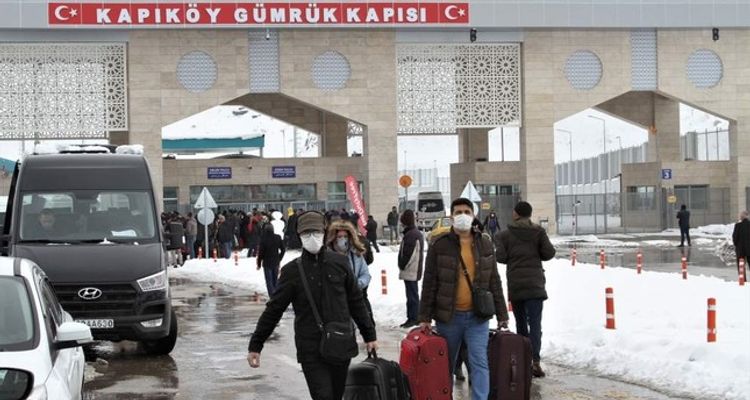 Turkey monitors Iran border over virus fears