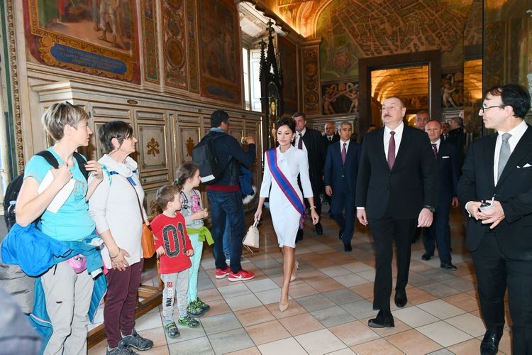 President Ilham Aliyev and first lady Mehriban Aliyeva viewed Sistine Chapel and St. Peter's Basilica in Vatican