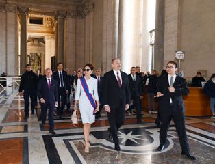 President Ilham Aliyev and first lady Mehriban Aliyeva viewed Sistine Chapel and St. Peter's Basilica in Vatican