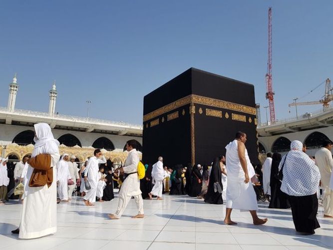 Saudi Arabia suspends entry for Umrah pilgrimage, tourism amid coronavirus