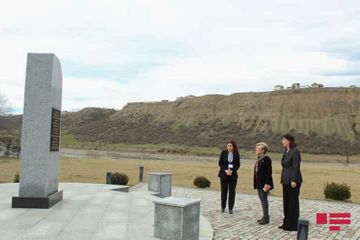 Vice Chair of US Commission on International Religious Freedom attends Guba Memorial Complex - PHOTO