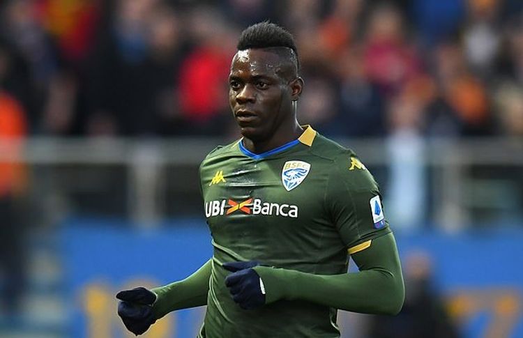 Mario Balotelli involved in car crash  - PHOTO