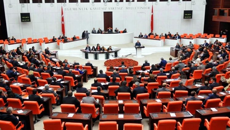 Turkish parliament approves sending troops to Libya
