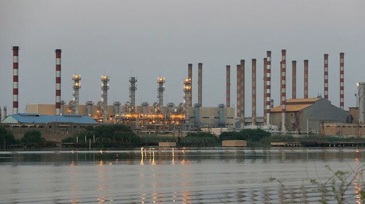 Dozens of U.S. oil workers prepare to leave Iraq after air strike