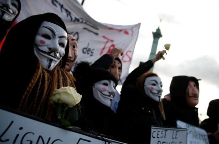 Clashes break out at Paris protest against pension reform