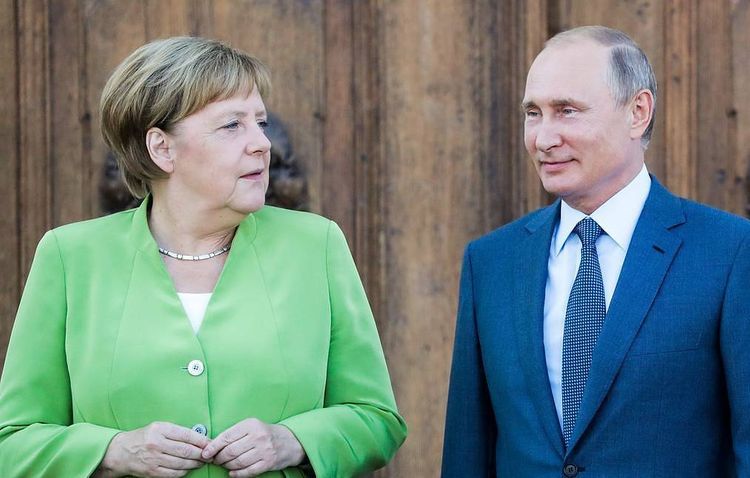 Merkel to visit Russia at the invitation of Putin on January 11