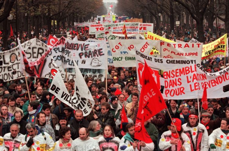 French unions attempt to re-energise pension strike with new action planned for Thursday