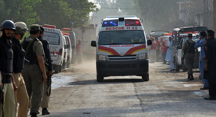10 killed in mosque bomb attack in Pakistan