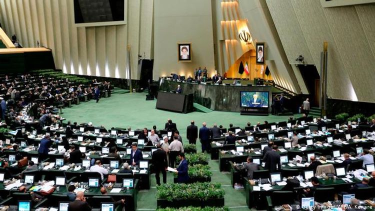 Iranian parliament to review plane crash in open session