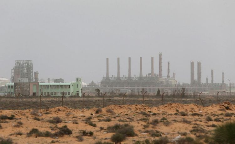 Eastern Libyan protesters enter Zueitina oil port, announce its closure
