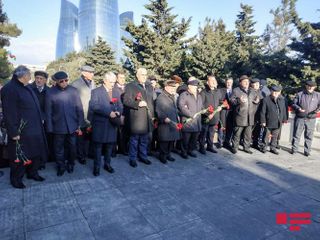 Members of Azerbaijan Elders Council  paid tribute to martyrs of January 20  