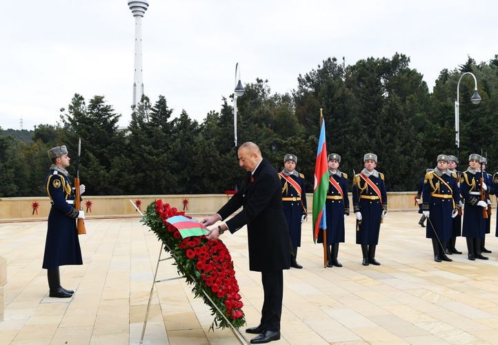 Azerbaijani President paid tribute to 20 January martyrs