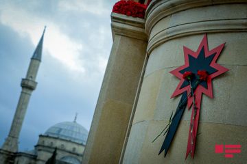 Azerbaijan commemorates martyrs of January 20 - PHOTOSESSION